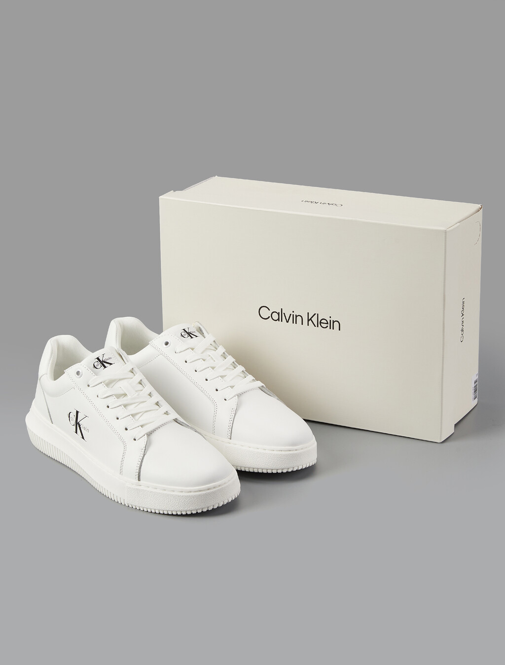 Buy 남성 말모 청키 컵솔 in color WHITE
