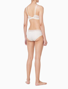 Buy 여성 퍼펙틀리 핏 레이스 AF 퍼펙트 커버리지 컨투어 브라 in color BONE WHITE