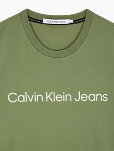 Buy 남성 레귤러핏 인스티튜셔널 로고 스트레치 반팔 티셔츠  in color KHAKI