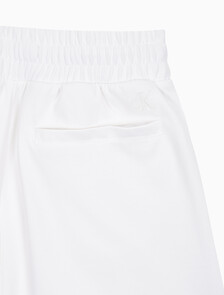 Buy 여성 쿨링 릴렉스드 쇼츠 in color BRIGHT WHITE