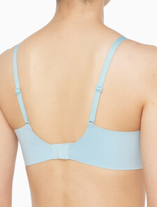 Buy 여성 인비져블 테일러드 NSE AF 트라이앵글 브라 in color Light blue