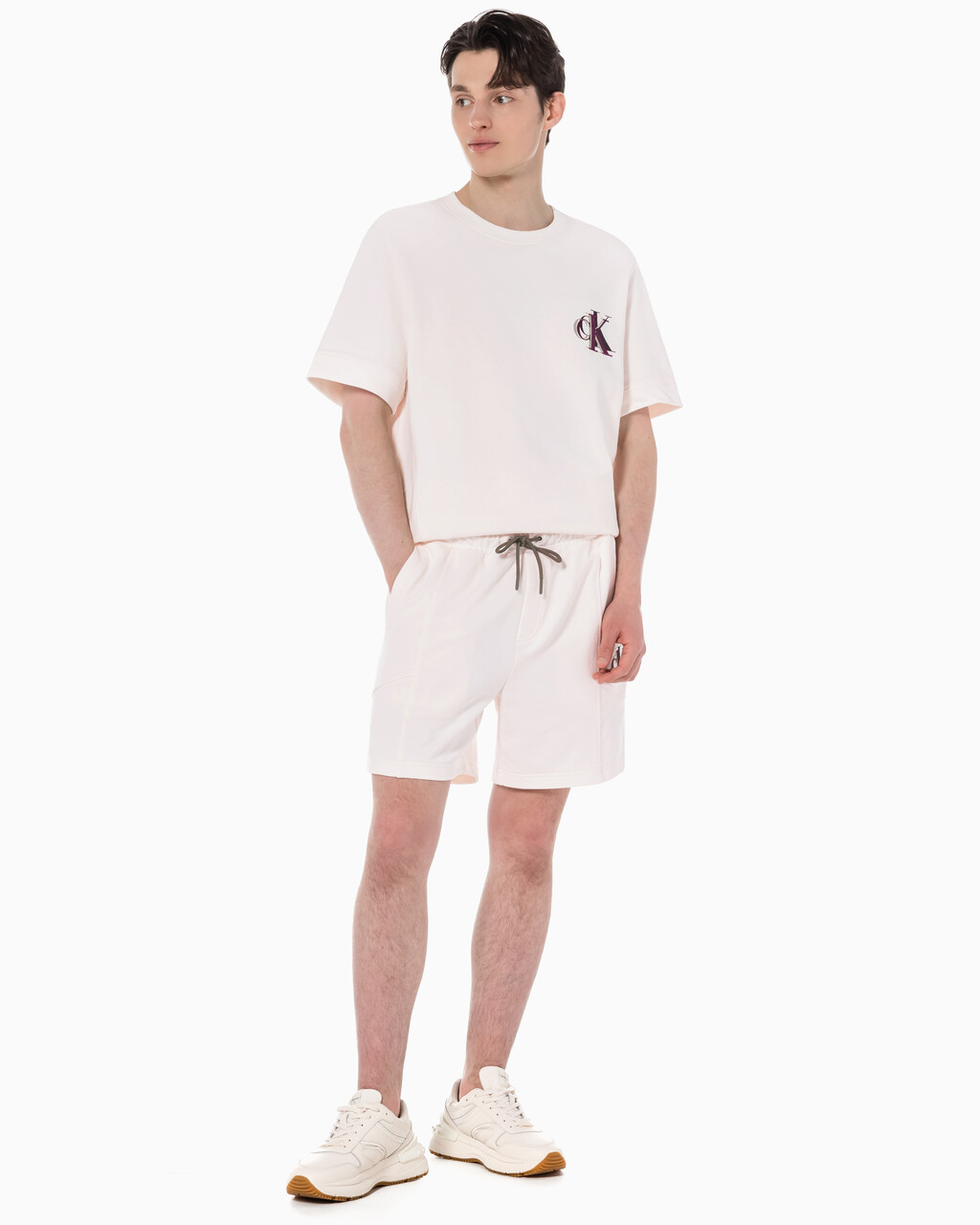 Buy 남성 레귤러핏 오프 플레이스드 모노그램 스웨트 반팔 티셔츠 in color ANCIENT WHITE