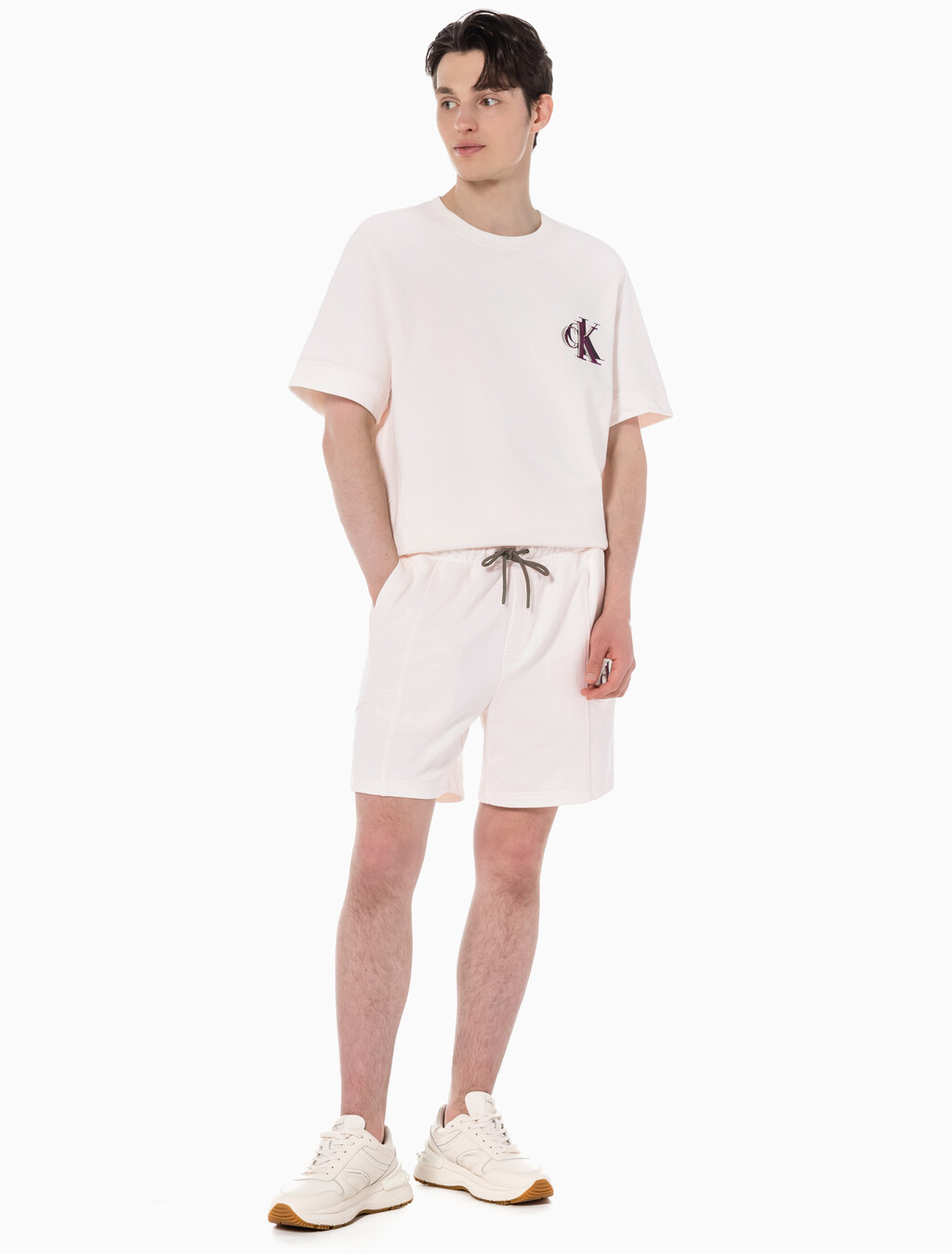Buy 남성 레귤러핏 오프 플레이스드 모노그램 스웨트 반팔 티셔츠 in color ANCIENT WHITE