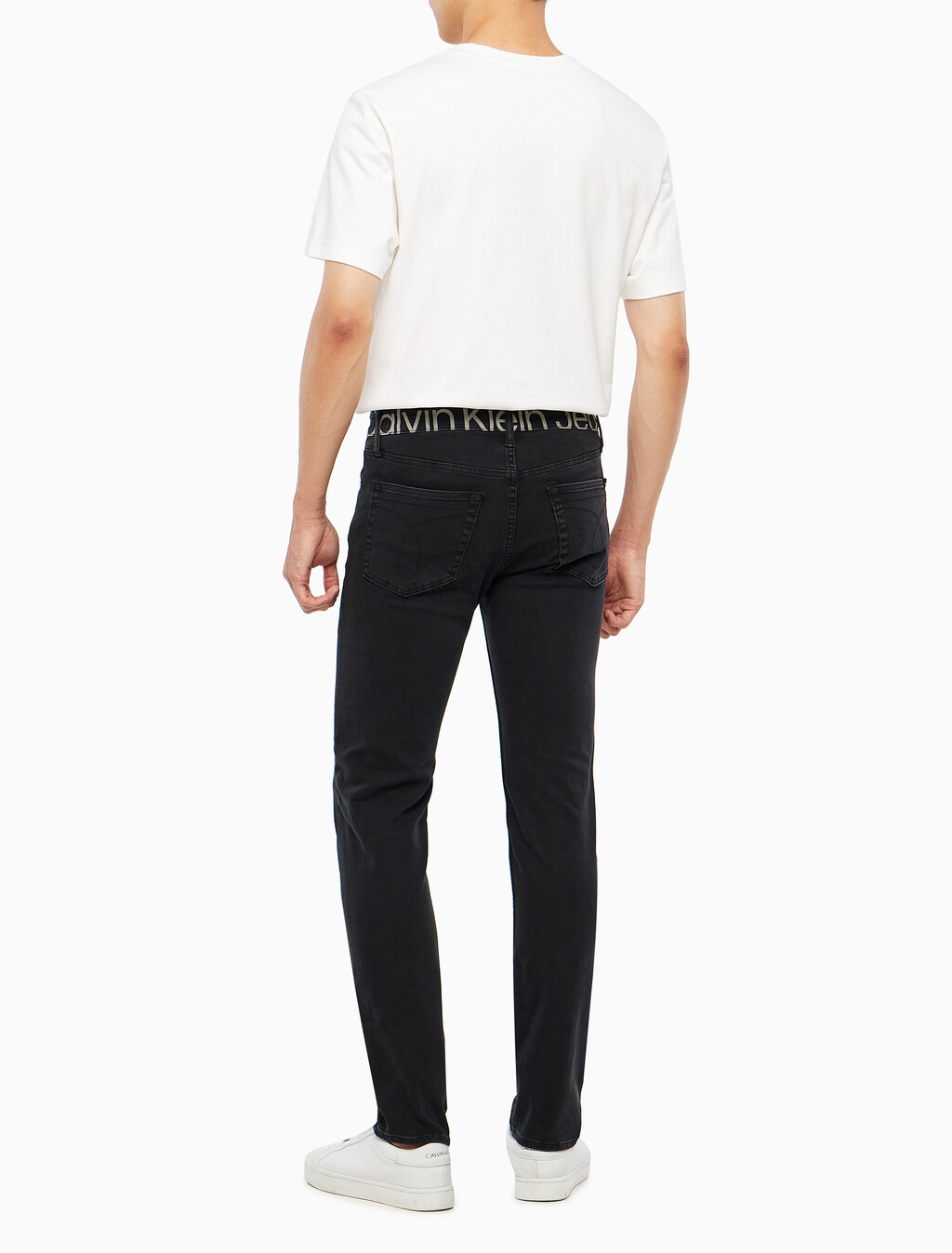 Buy 남성 슬림핏 블랙 데님 in color WASHED BLACK LOGO LACE