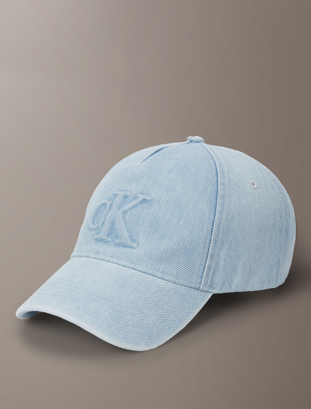 Buy 남녀공용 CKJ 스몰 모노그램 시즈널 로고 데님 볼캡 in color LIGHT BLUE