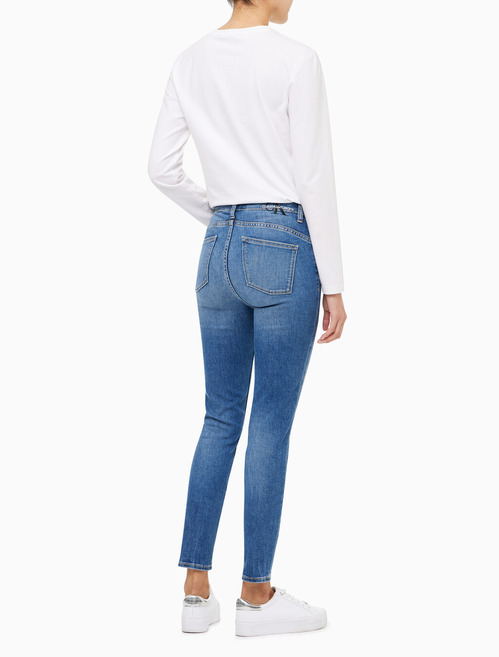 Buy 여성 하이라이즈 바디 스키니핏 미드 블루 앵클 37.5 데님 in color MID BLUE BACK EMBRO