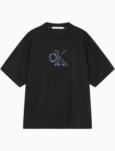 Buy 남성 릴렉스핏 스몰 로고 반팔 티셔츠 in color CK BLACK