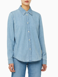 Buy 여성 롱슬리브 클래식 샴브레이 셔츠 in color LIGHT BLUE