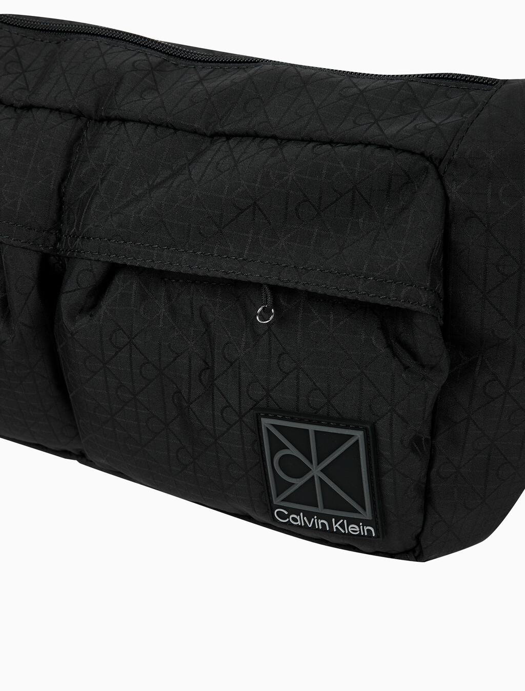 Buy 남성 유틸리티 엠블럼 슬링 in color BLACK