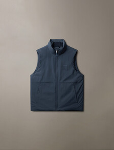 Buy 유니섹스 슬리브리스 경량 크링클 나일론 베스트 in color NAVY