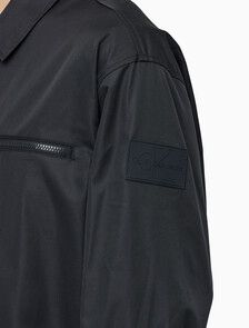 Buy 남성 테크니컬 집업 오버사이즈 셔츠 in color CK BLACK