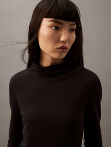 Buy 여성 롱슬리브 머서라이즈드 인터록 코튼 모크넥 탑 in color BLACK BEAUTY