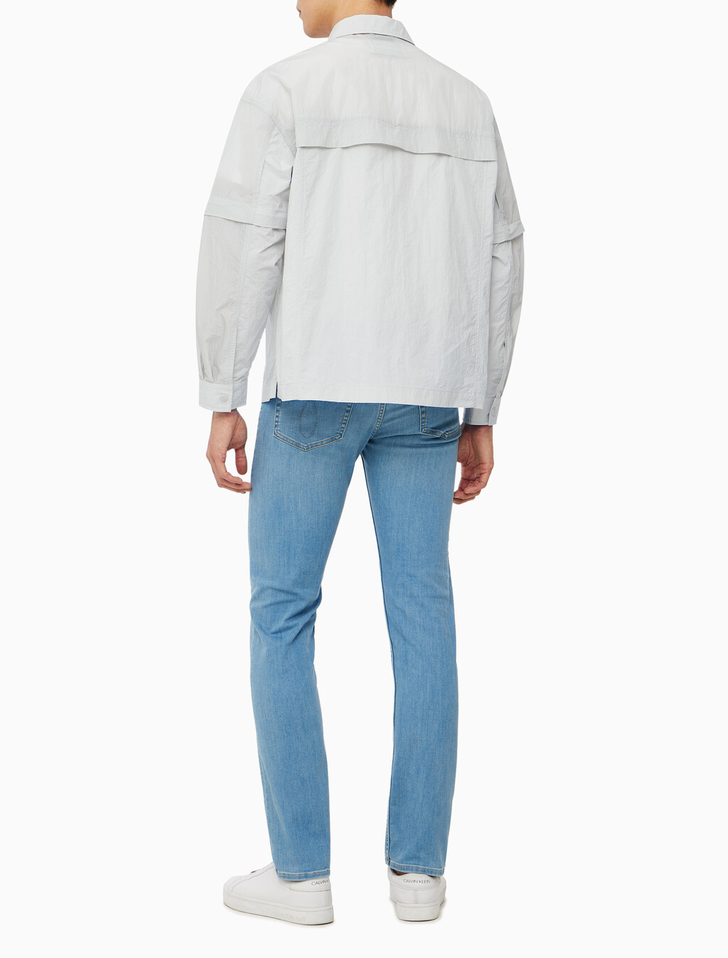 Buy 남성 릴렉스핏 디테처블 유틸리티 셔츠 in color WHITE
