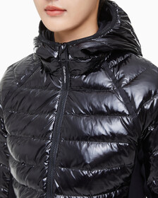 Buy 여성 슬림핏 다운 재킷 in color BLACK