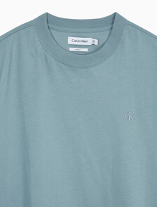 Buy 남성 릴렉스핏 아카이브 로고 반팔 티셔츠 in color BLUE GREY