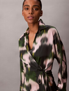 Buy 여성 프린티드 사틴 탑 in color Black