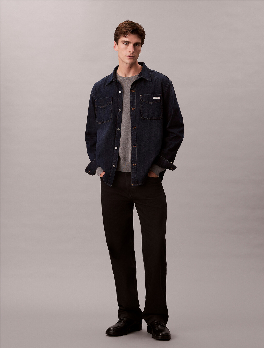 Buy 남성 90s 레귤러 핏 스카보로워시 긴팔 데님 셔츠 in color Blue