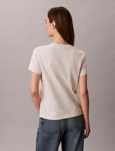 Buy 여성 우븐라벨 클래식 핏 티 in color VANILLA HEATHER