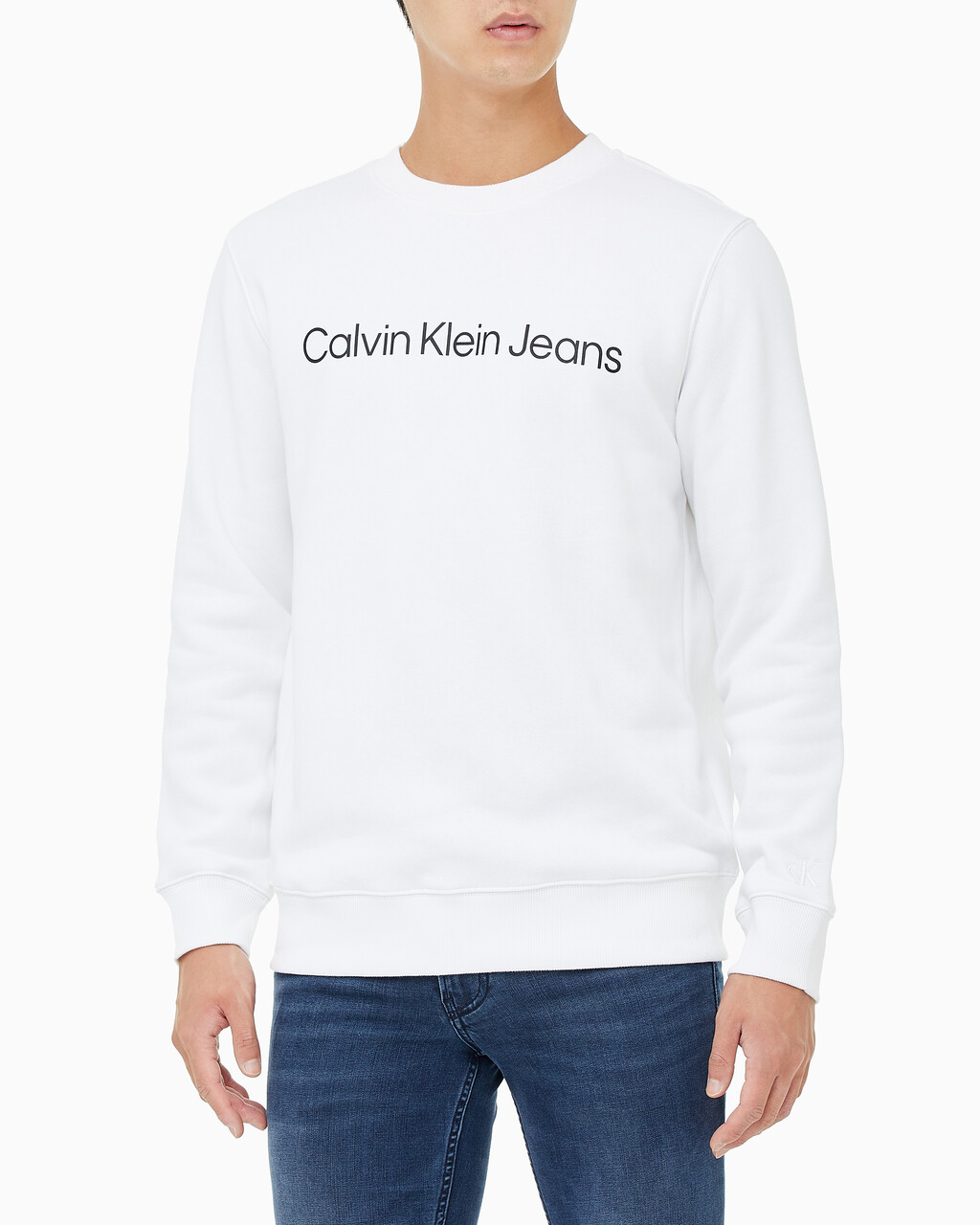 Buy 남성 레귤러핏 인스티튜셔널 로고 기모 스웨트셔츠 in color BRIGHT WHITE