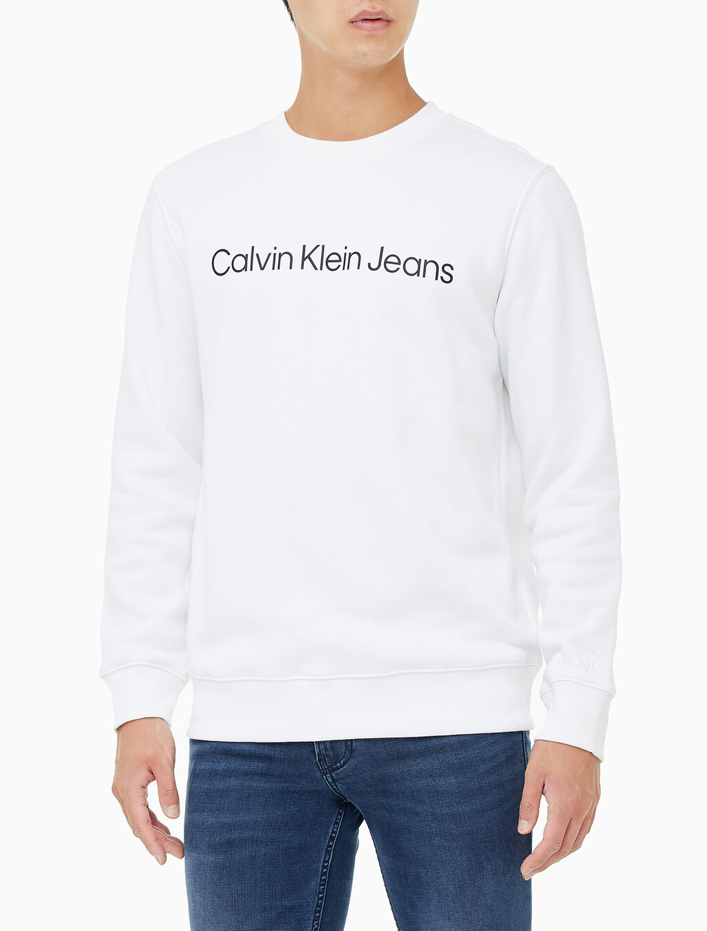 Buy 남성 레귤러핏 인스티튜셔널 로고 기모 스웨트셔츠 in color BRIGHT WHITE