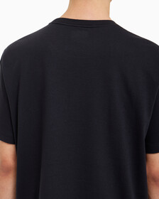Buy 남성 레귤러 핏 에센셜 볼드 로고 반팔 티셔츠 in color BLACK