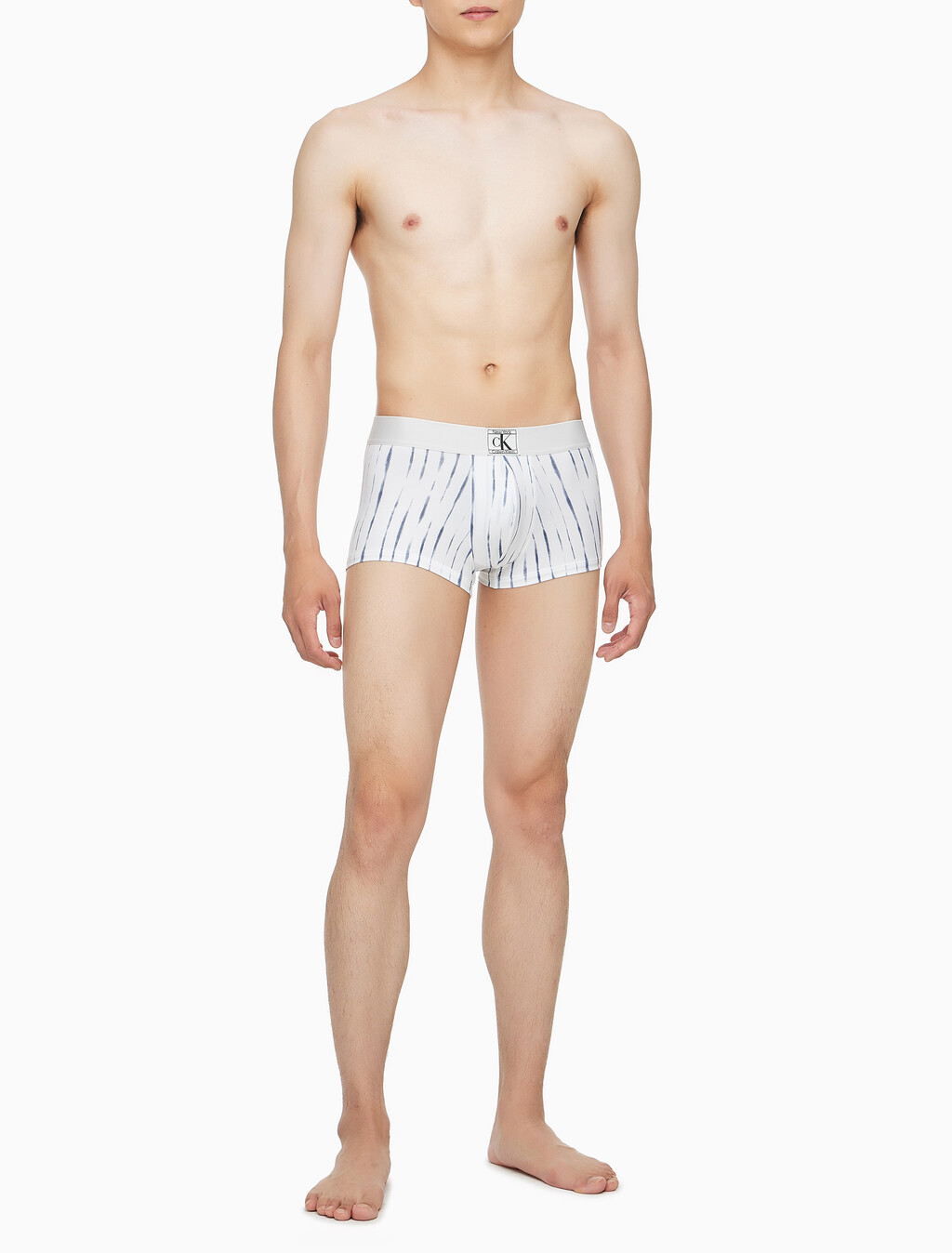 Buy 남성 CK 1996 마이크로 싱글 로우 라이즈 드로즈 in color SHIBORI STRIPE PRINT_ROYAL IRIS