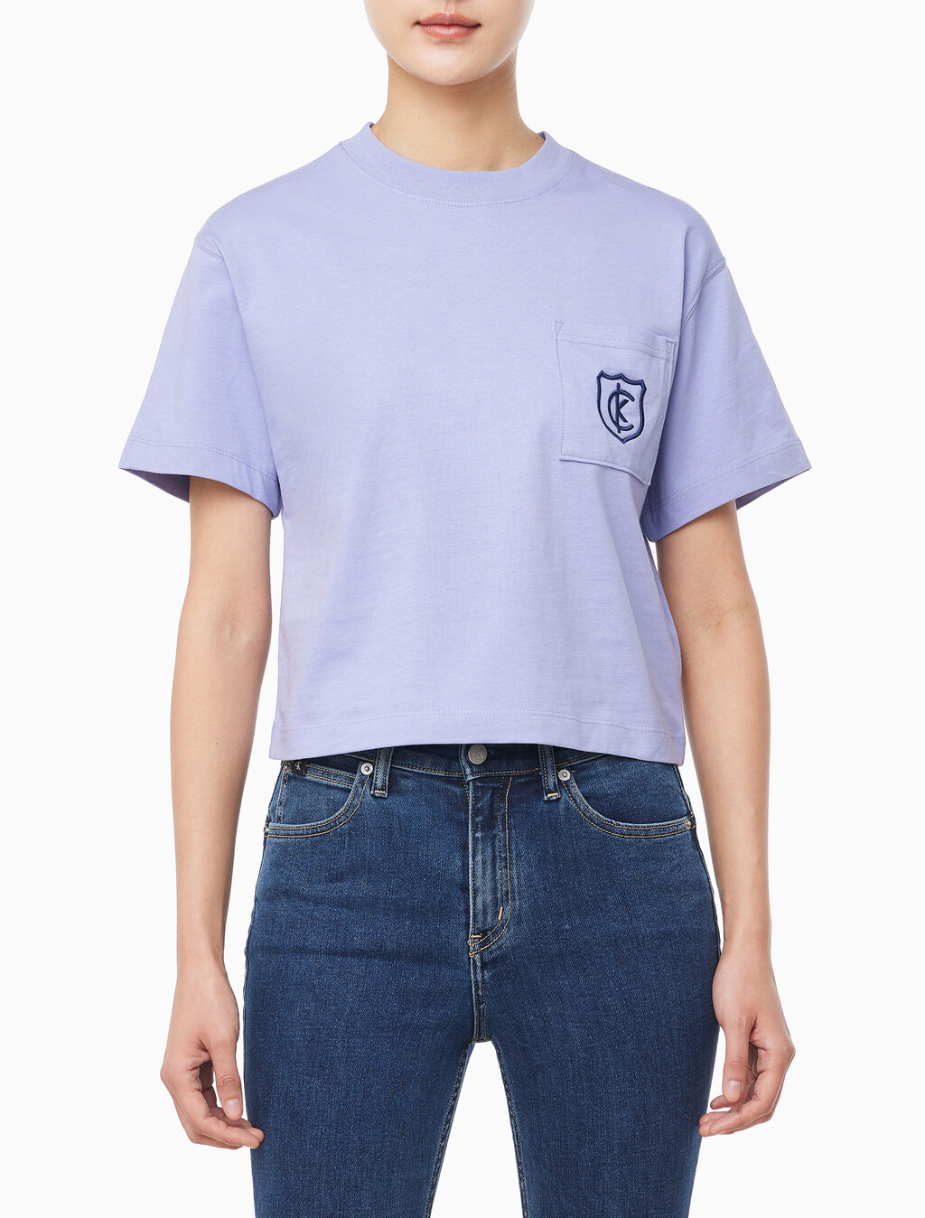 Buy 여성 박시 CK 크레스트 크롭 포켓 반팔 티셔츠 in color PERSIAN VIOLET