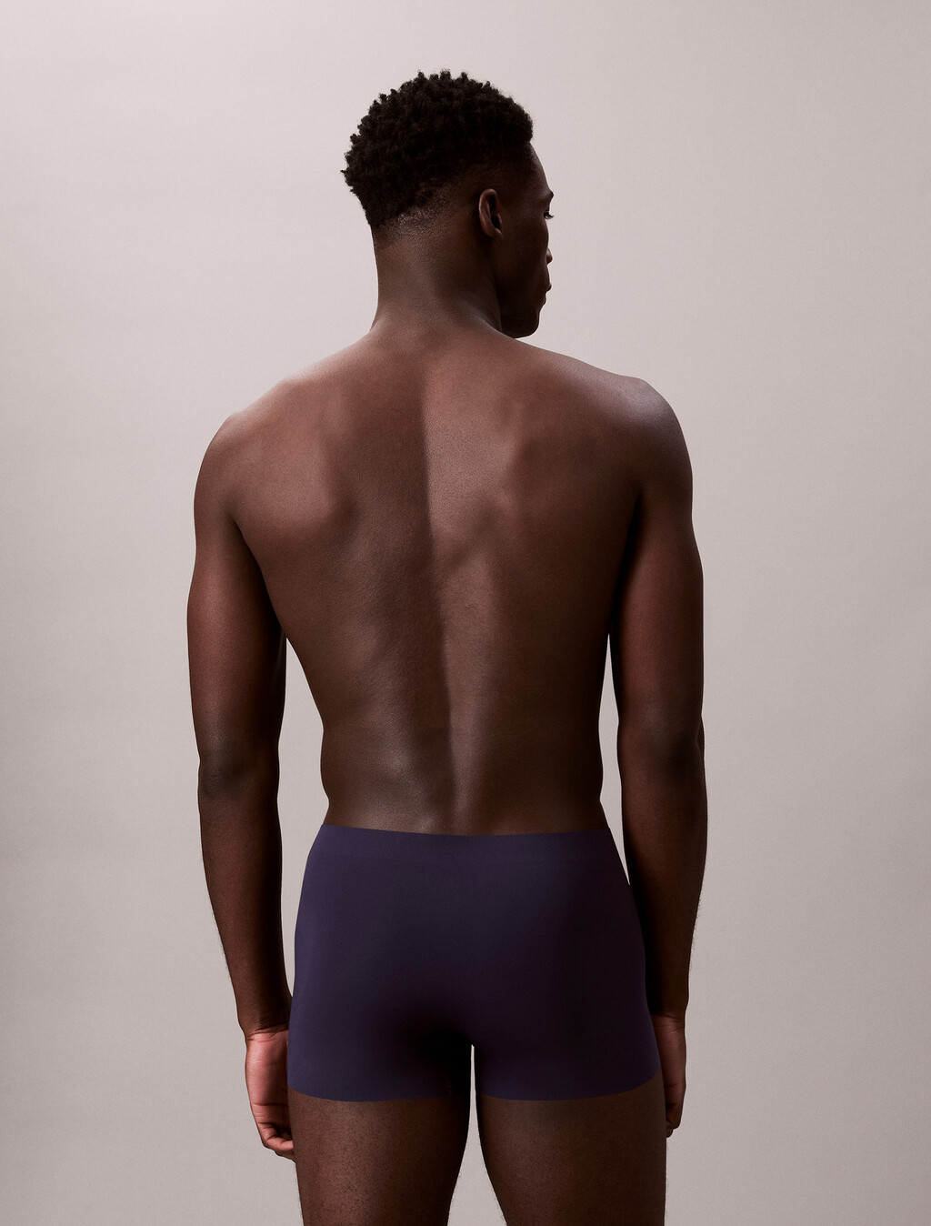 Buy 남성 CK 블랙 인비져블 트렁크 in color Dark purple