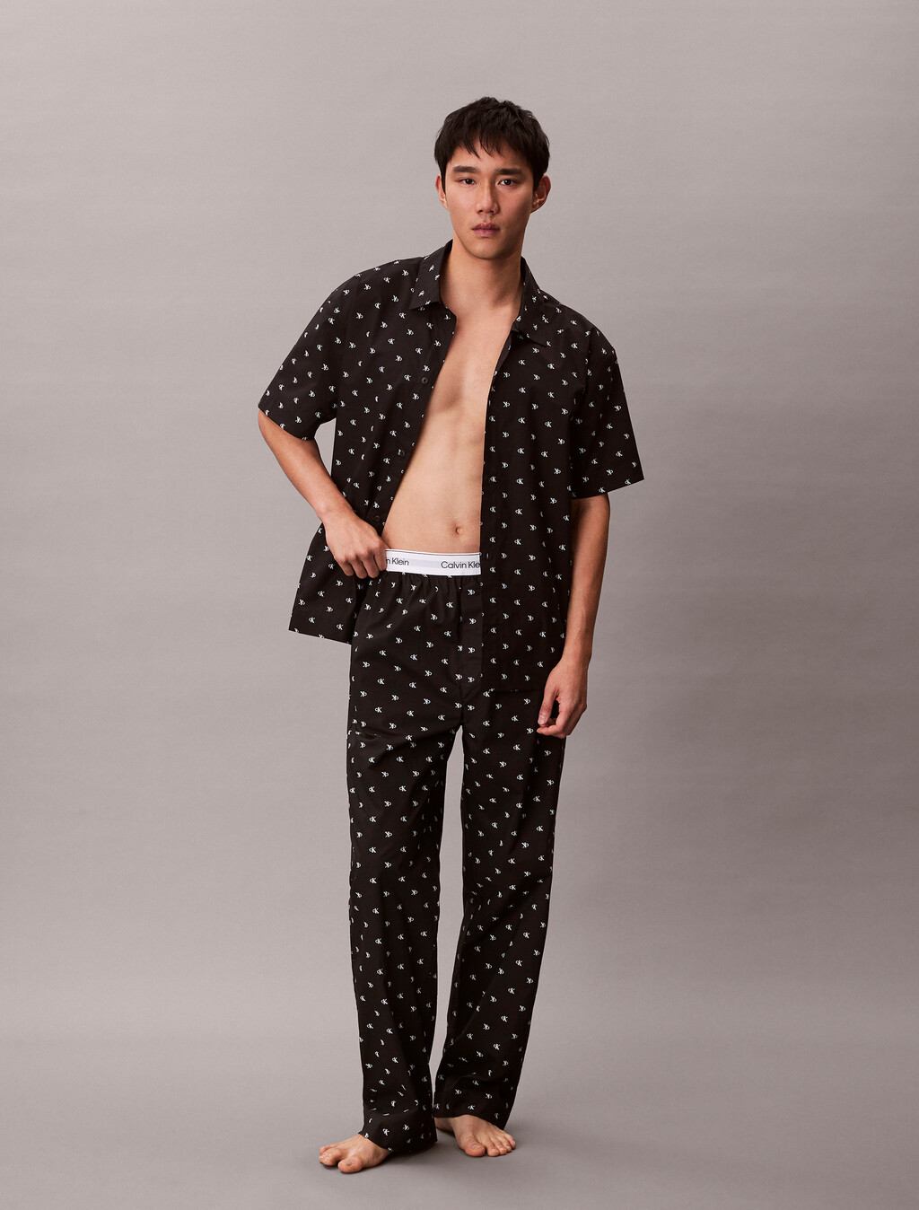 Buy 남성 코튼 포플린 슬립 숏 슬리브 탑 in color DIAMOND LOGO PRINT_BLACK