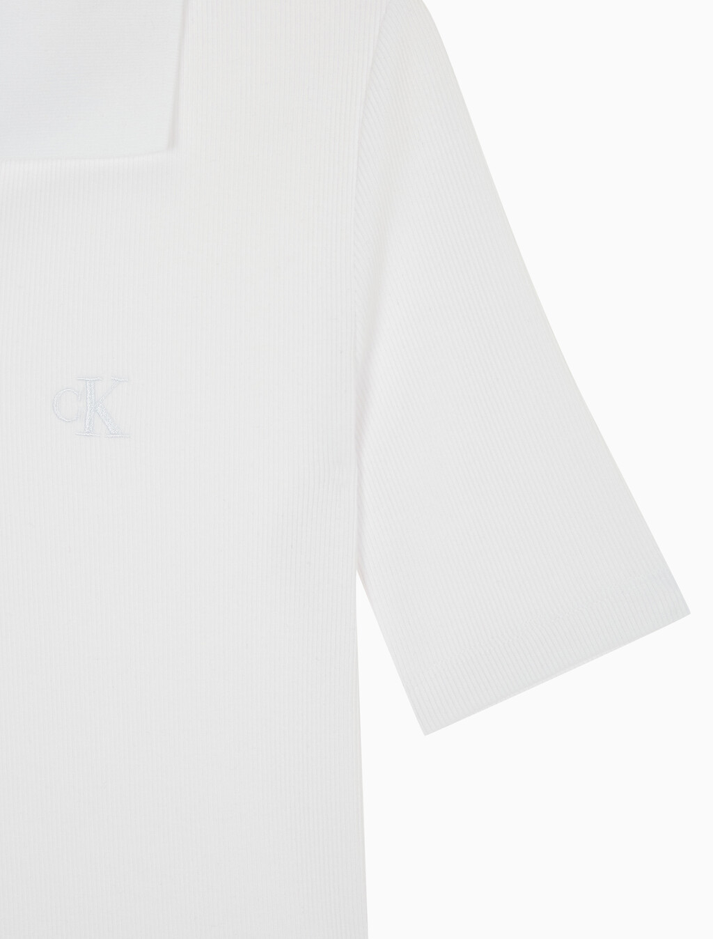 Buy 여성 슬림핏 브이넥 폴로 in color BRILLIANT WHITE