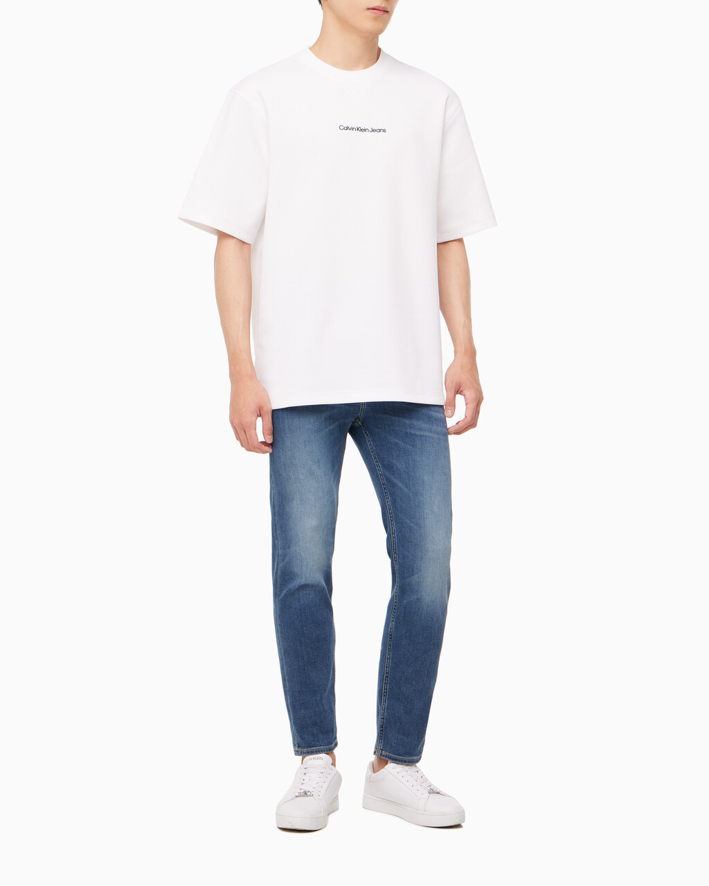 Buy 남성 릴렉스핏 인스티튜셔널 로고 반팔 스웨트셔츠 in color BRIGHT WHITE