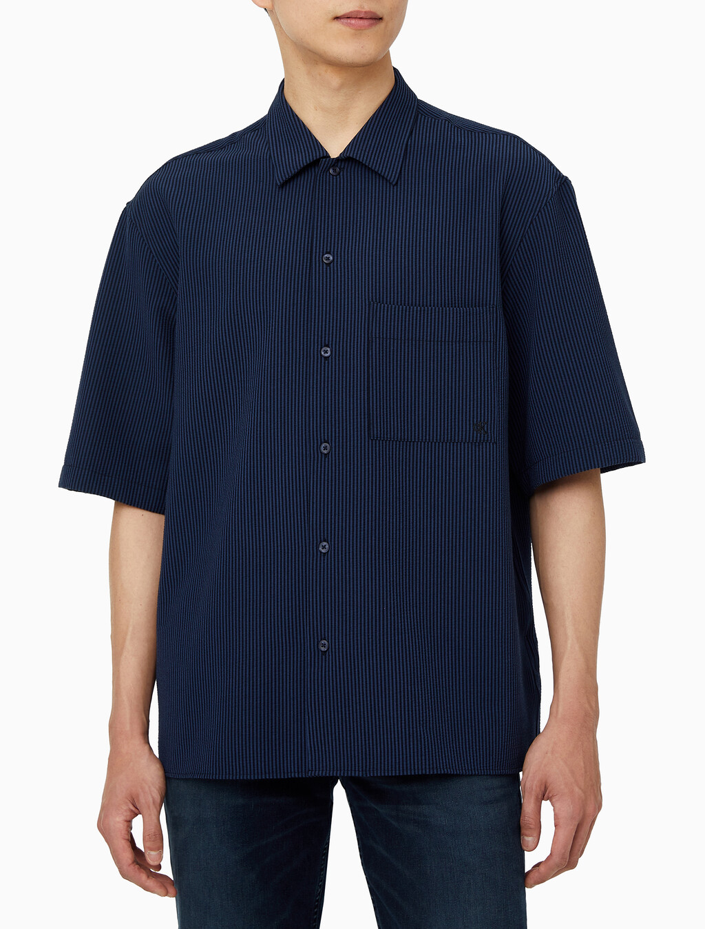 Buy 남성 릴렉스핏 시어서커 스트라이프 반팔 셔츠 in color DARK SAPPHIRE