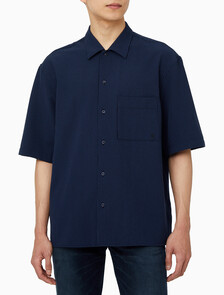 Buy 남성 릴렉스핏 시어서커 스트라이프 반팔 셔츠 in color DARK SAPPHIRE