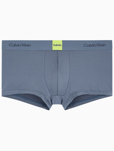 Buy 남성 모던 로고 패치 마이크로 로우 라이즈 트렁크 in color Grey