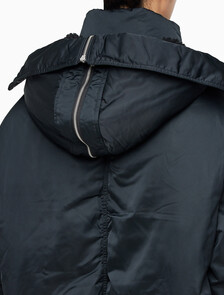 Buy 여성 아카이브 오버사이즈 후디 보머 패딩 in color CK BLACK