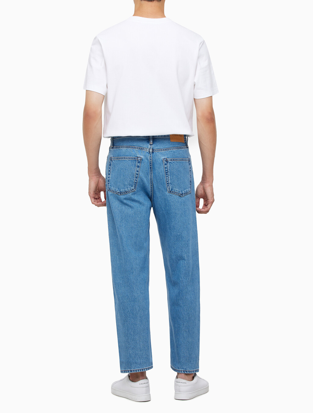 Buy 남성 스트레이트핏 라이트블루 데님 in color COASTAL BLUE