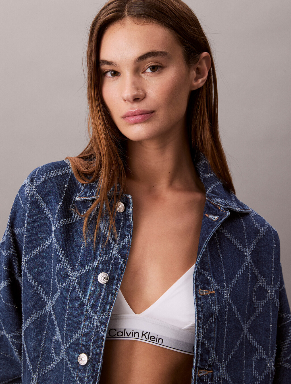 Buy 여성 AOP 로고 트러커 in color Blue