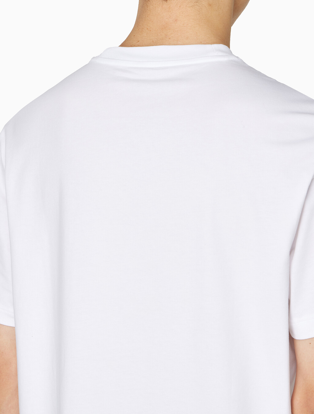 Buy 남성 레귤러핏 인스티튜셔널 로고 반팔 티셔츠 in color BRILLIANT WHITE