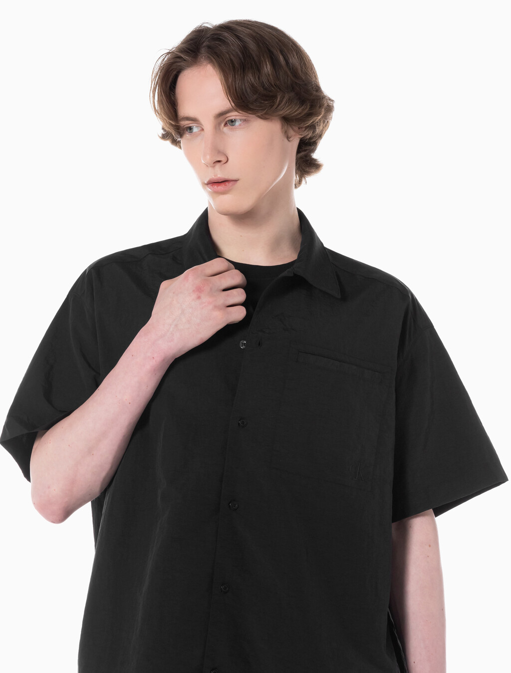 Buy 남성 릴렉스핏 반팔 셔츠 in color CK BLACK