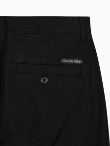 Buy 남성 원턱 크롭 코튼 팬츠 in color CK BLACK