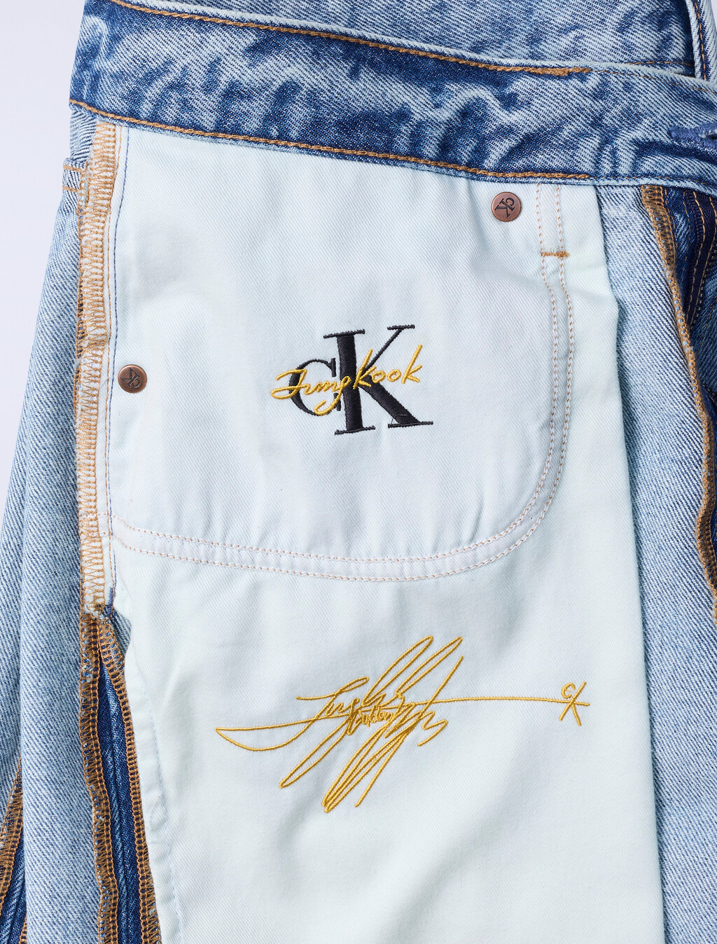 Buy Jung Kook for Calvin Klein 여성 90S 스트레이트 데님 in color 550 REBEL