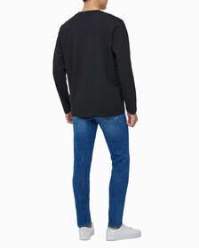 Buy 남성 레귤러핏 인스티튜셔널 긴팔 티셔츠 in color CK BLACK