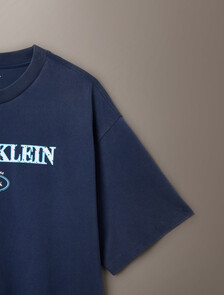 Buy 애시드 워시 그래픽 티 in color Navy