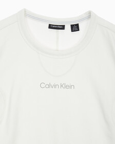 Buy 여성 슬림핏 숏 슬리브 티셔츠 in color WHITE