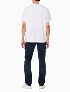 Buy 남성 레귤러핏 그래픽 워시 반팔 티셔츠 in color BRILLIANT WHITE