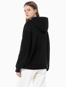 Buy 남녀공용 릴렉스핏 스몰 모노그램 로고 기모 후디 in color CK BLACK