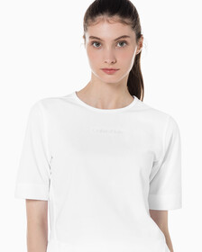 Buy 여성 박시 핏 에센셜 기능성 반팔 티셔츠 in color BRIGHT WHITE