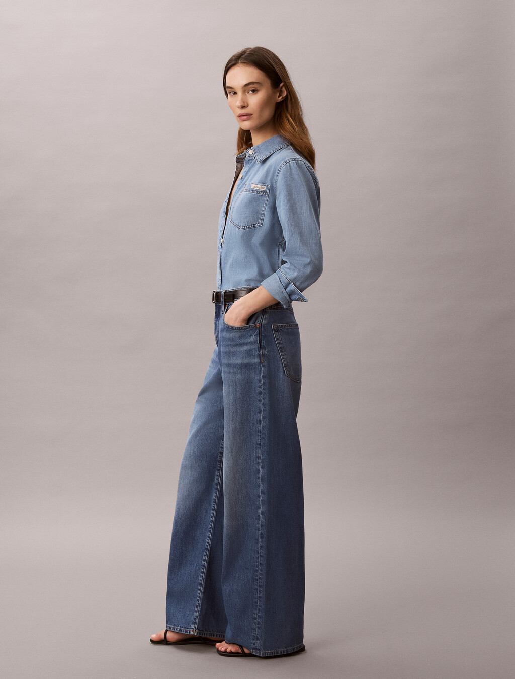 Buy 여성 와이드레그 리넨 데님 in color Light Blue