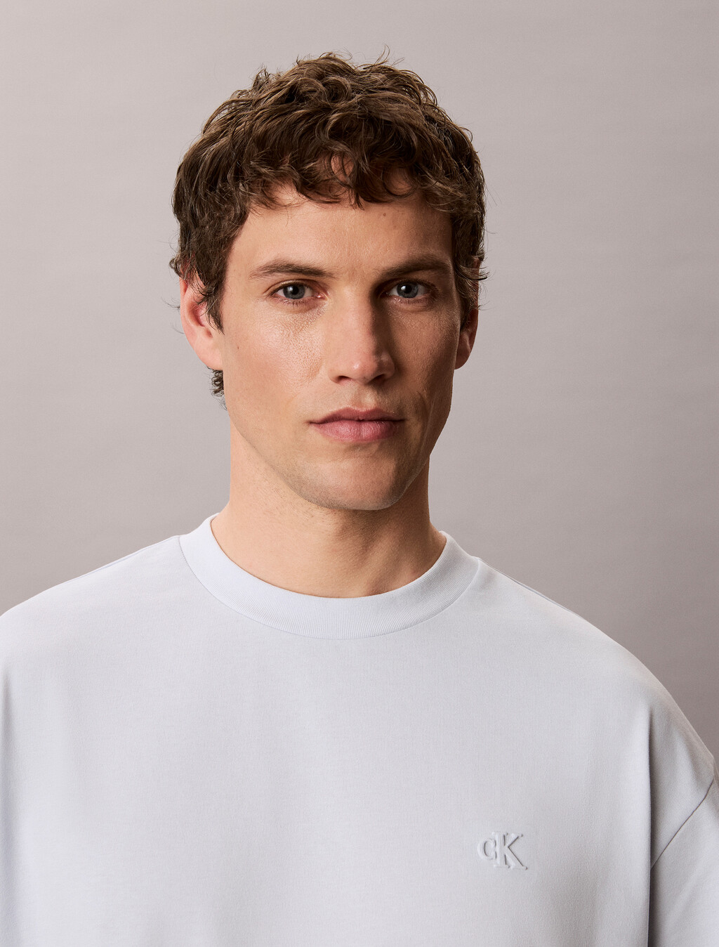 Buy 릴렉스드핏 쿨링 저지 모노로고 티 in color LIGHT BLUE