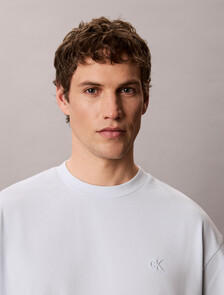 Buy 릴렉스드핏 쿨링 저지 모노로고 티 in color LIGHT BLUE